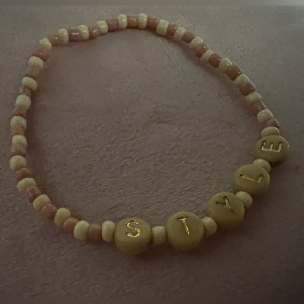 Taylor Swift Friendship Bracelet - Picture 4 of 4
